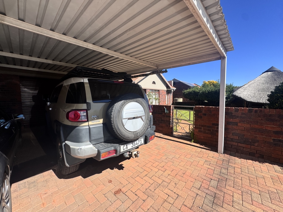 To Let 3 Bedroom Property for Rent in Flamwood North West